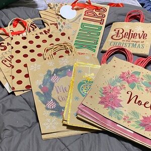 Holiday Cheer Gift Bag Collection